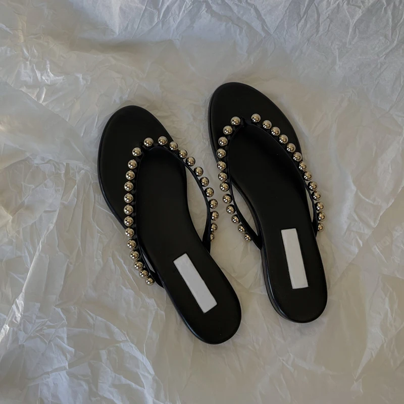 

Flip-flops female 2021 summer new beaded decoration flat bottom all-match fashion non-slip beach sandals and slippers