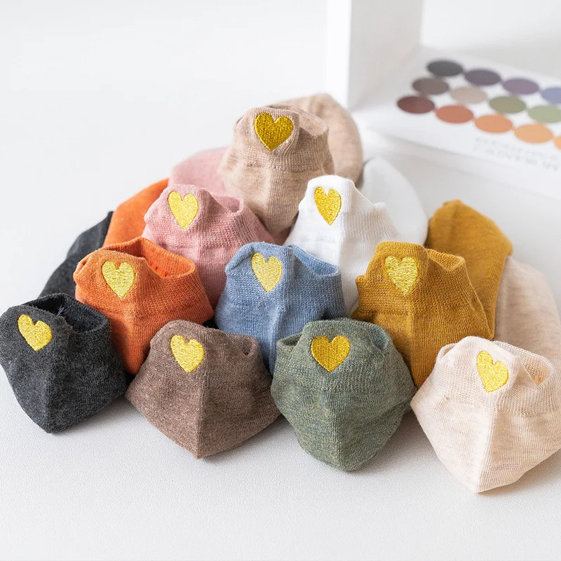 

Q 3Pairs Shallow Mouth Short Ankle Sock Embroidered Breathable for Women Girls Socks Casual Cotton Cute Heart Pattern Socks