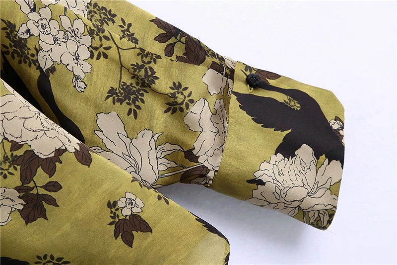 

Streetwear Women Floral And Crane Print Shirts 2020 Fashion Ladies Turn Down Collar Tops Chinese Style Female Chic Blouse