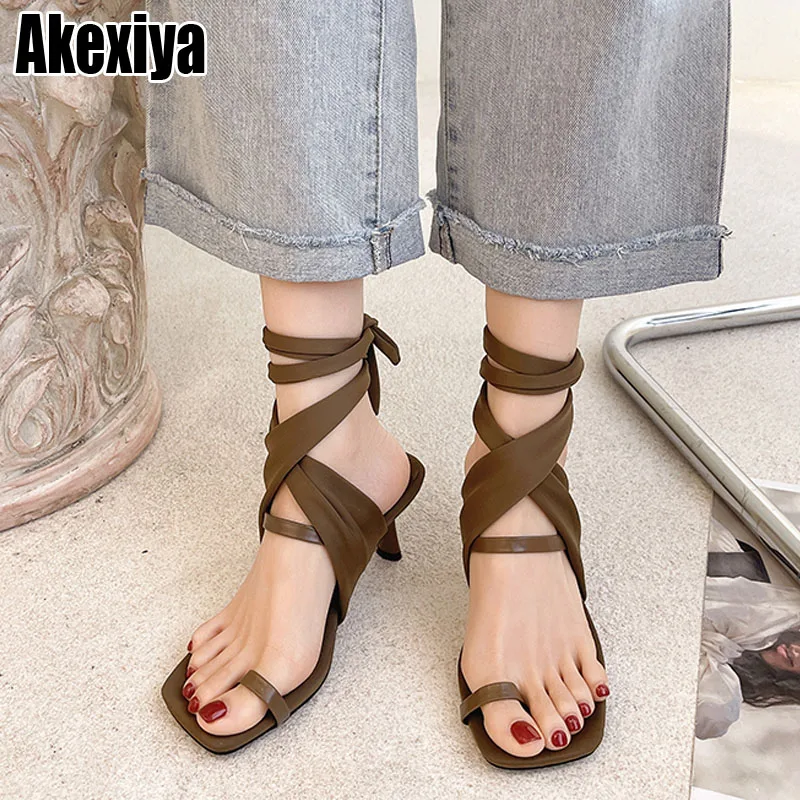 

2022 Summer Fashion Women Sandals Toe High Heels Cross Strap Thong Sandals Women Design Shoes Women BC3658