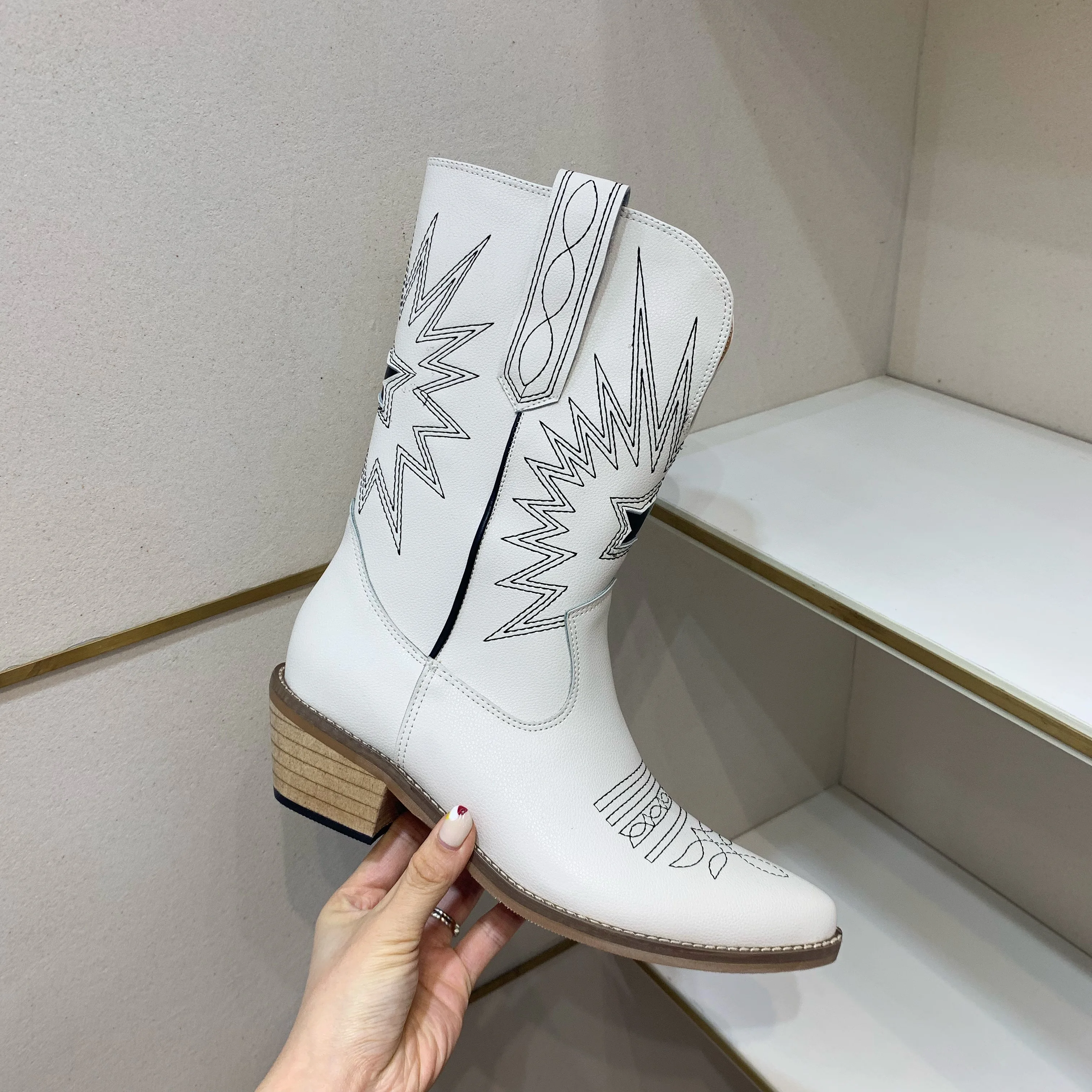 Модные женские ботильоны из выбитая микрофибра ковбойские сапоги вестерн с