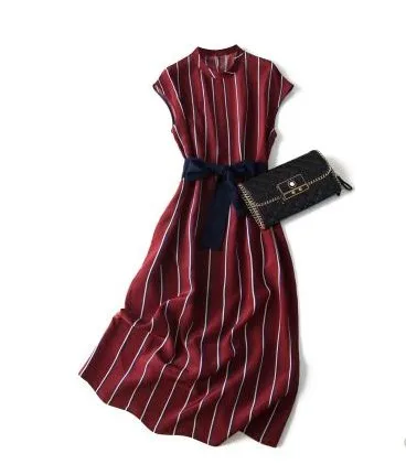 Платье-рубашка с вертикальным маслом в полоску красное синее белое платье