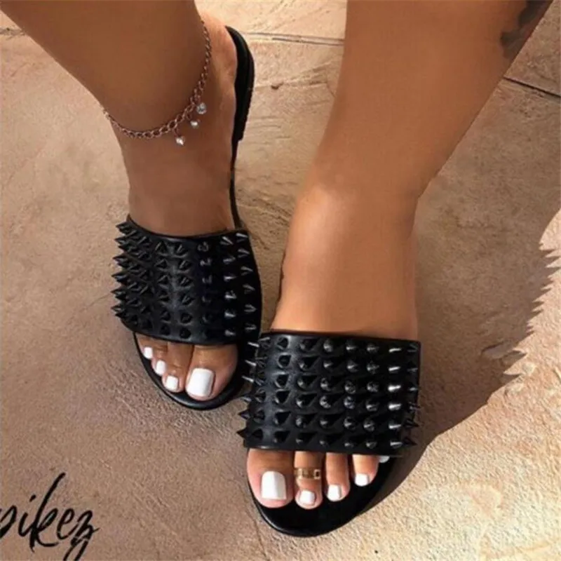 

Sandals women 2020 new large size slippers flat rivet shoes casual sandals slipper women fashion women's shoes summer slipper