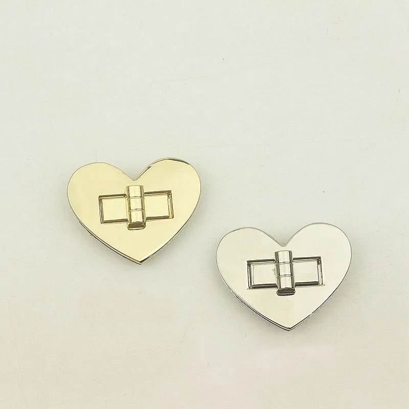 

10Pcs Love Heart Bag Metal Clasp Turn Twist Lock Clasps DIY Handbag Purse Heart Shape Hardware Closure Bags Parts Accessories