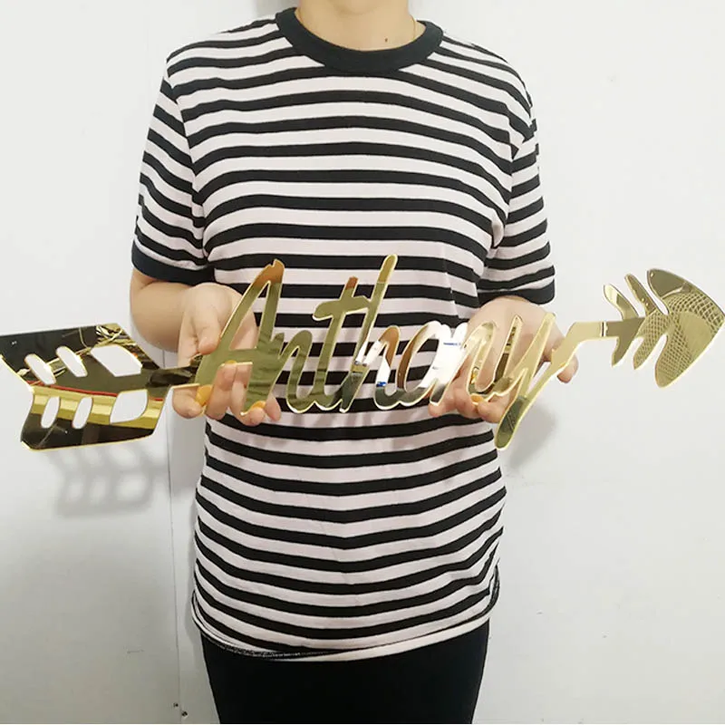 Индивидуальный знак с именем со стрелкой персонализированный деревянный