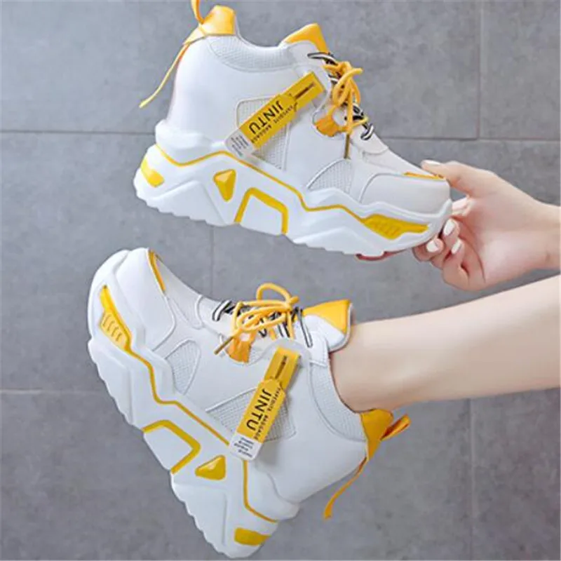 Женские кроссовки на платформе черные массивной танкетке повседневная обувь для