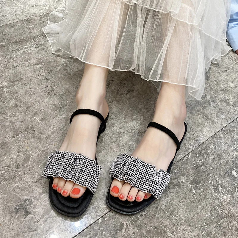 

Low Shoes Woman 2021 Slippers For Swimming Pool Luxury Slides Jelly Flip Flops Pantofle Beach Rubber Designer Glitter New Summer