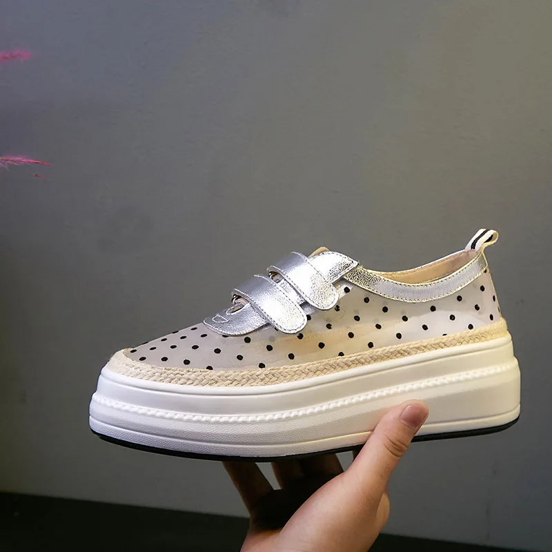 Женские кроссовки со светоотражающими пайетками обувь на платформе для весны