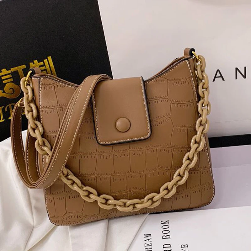 Сумка кросс боди Женская с цепочкой модный саквояж на плечо каменным узором