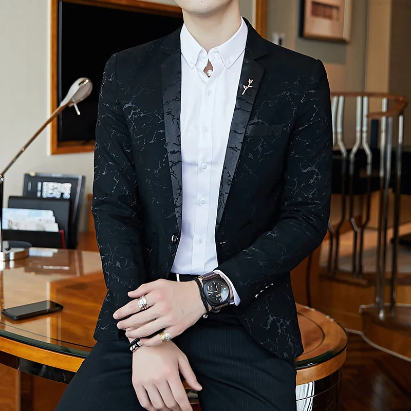 

Мужской блейзер с контрастным воротником, синего цвета