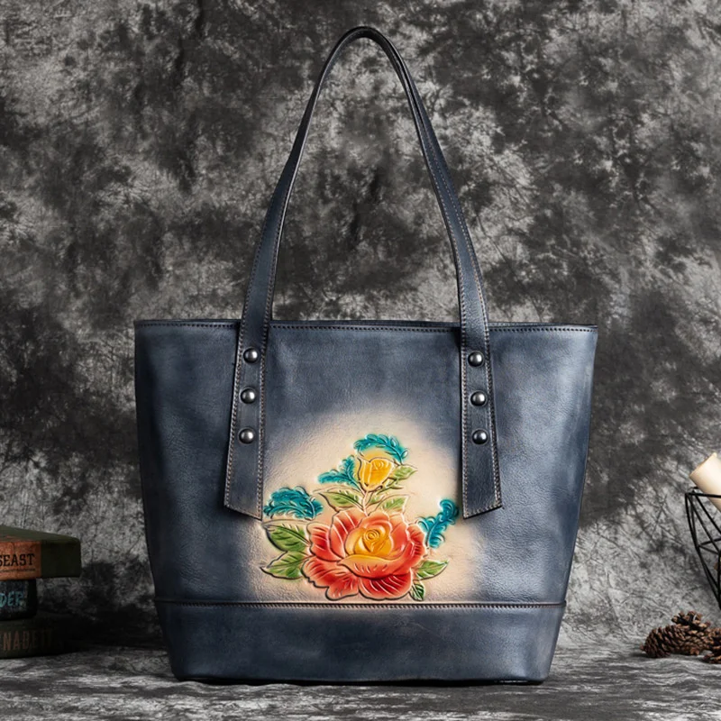 

Новая кожаная женская сумка топовая кожаная сумка-тоут в китайском стиле с тиснением ручной работы матовой расцветкой женская сумка на одн...