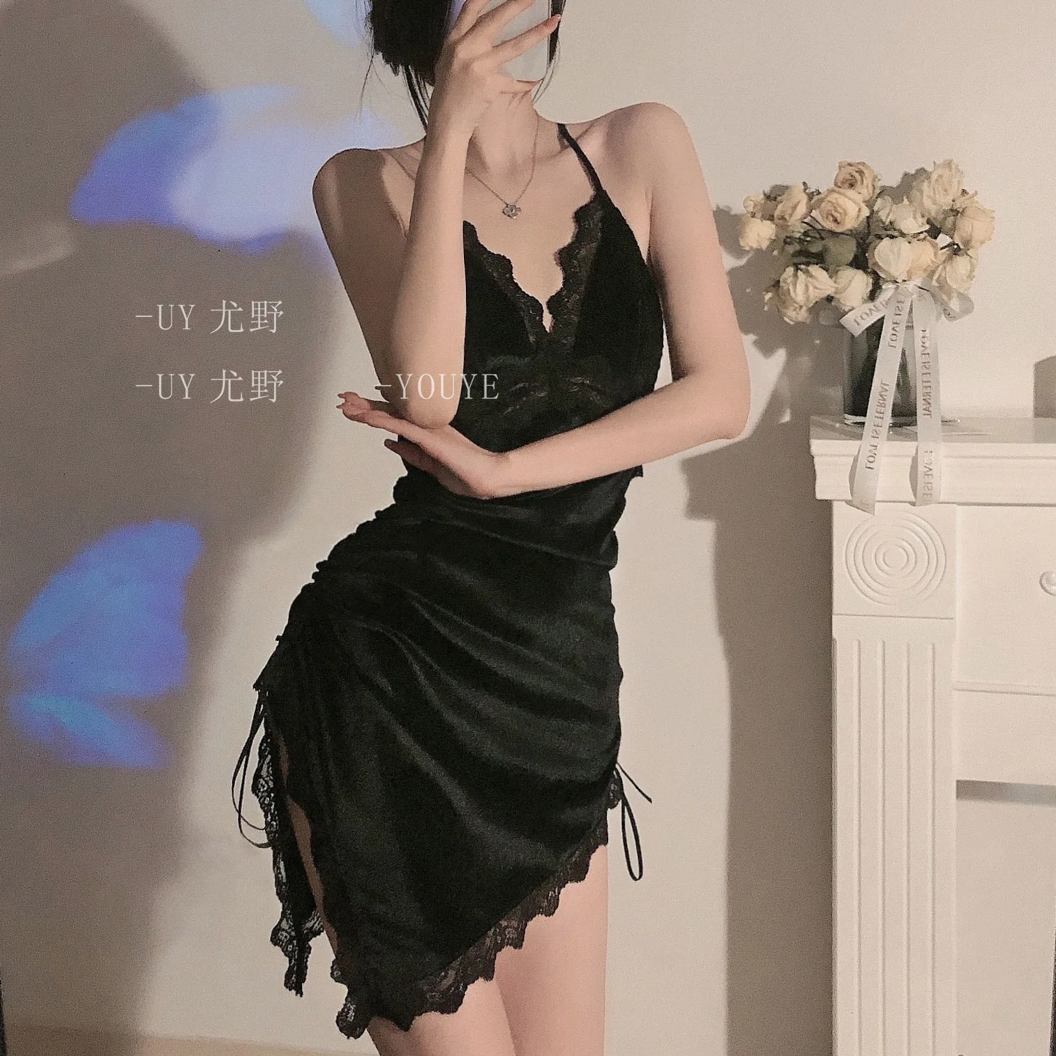 Пикантная Ночная рубашка в дворцовом стиле бархатная на бретельках с открытой