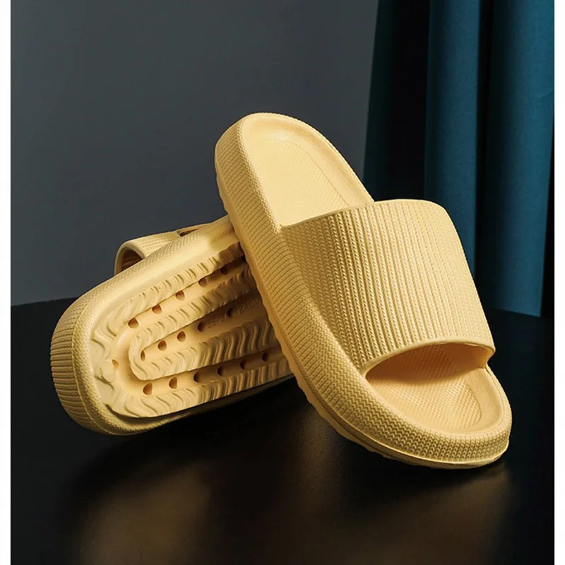 

Soft Slippers EVA Hole Leaking Slippers Women Bathroom Shoes Slides Anti-slip Indoor Home Slippers House Bath Sandals Men