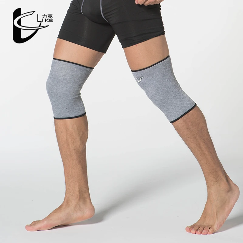 1 пара боковых наколенников из лайкры которые сохраняют тепло защищают