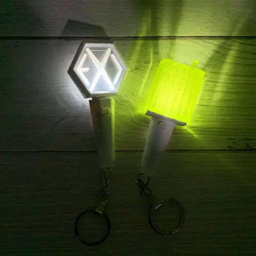 Kpop Mini Oberlicht Licht stick Schlüsselanhänger EXO NCT Konzert Licht Stick Glow Lampe Geschenk