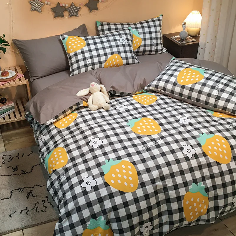 

4pcs Pink Strawberry Kawaii Duvet Cover Set Luxury Queen Size Bed Sheets Children Quilt Soft Comforter Cotton Bedding Set
