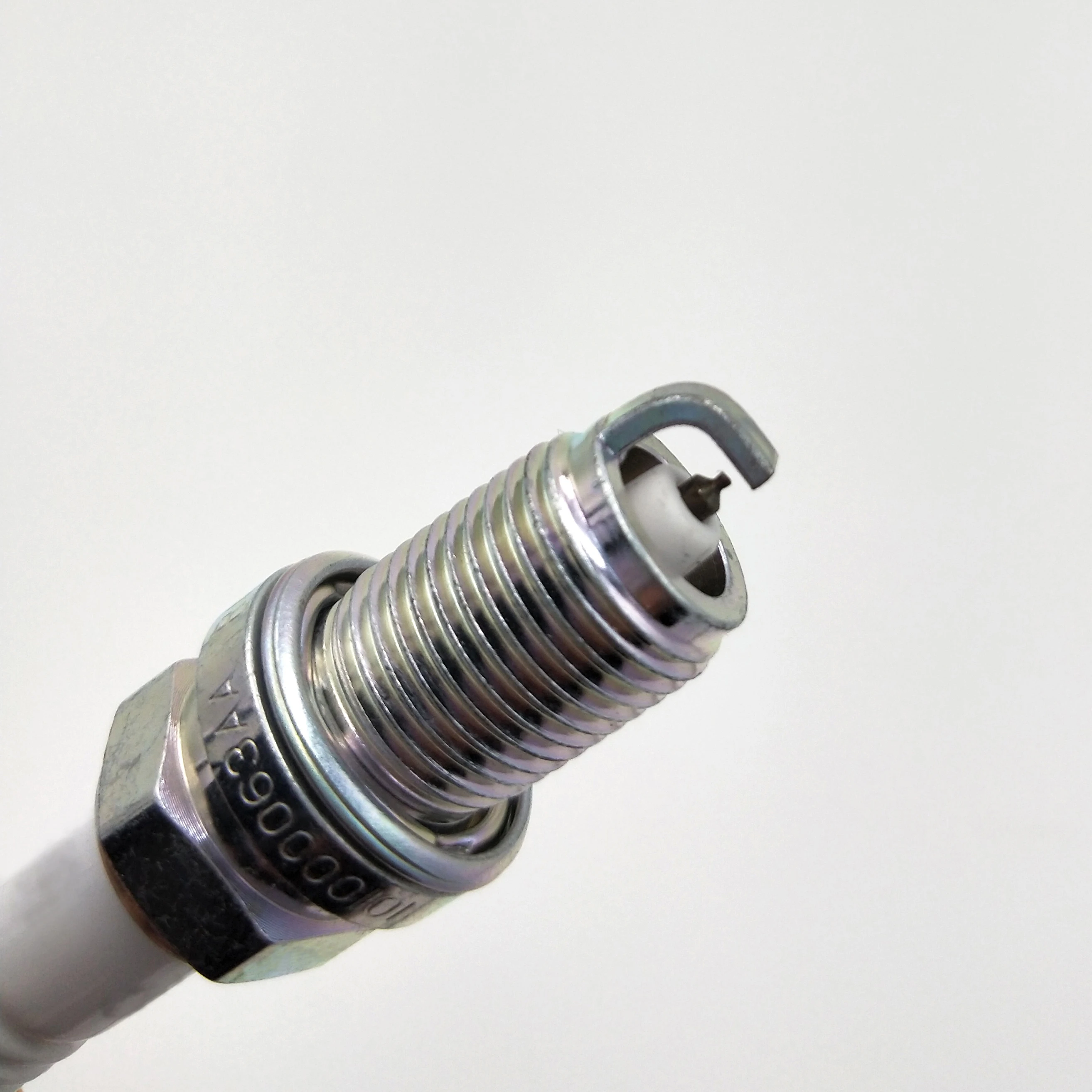 4 шт./лот PFR6Q 101000063AA иридиевая Свеча зажигания подходит для Volkswagen VW Golf Jetta Audi TT