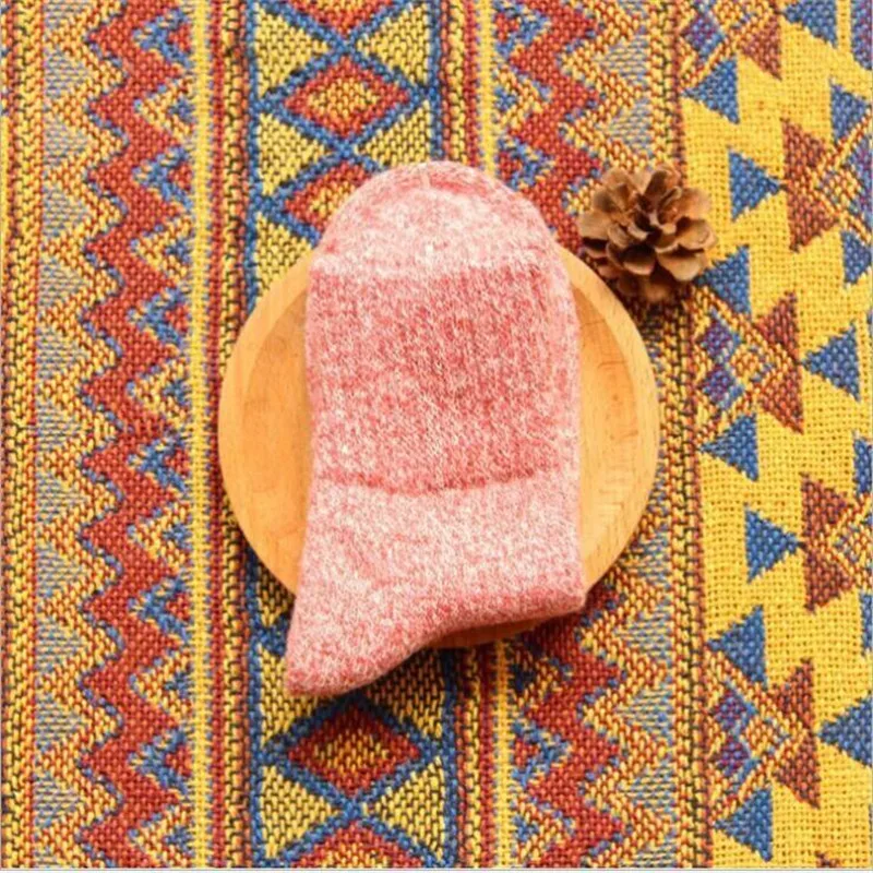 

Women's Socks & Hosiery