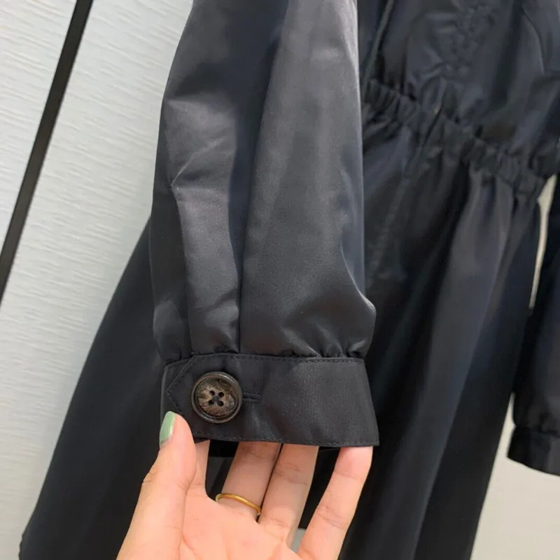 

2021 new triangle badge double pocket drawcord slim waist jacket loose windbreaker coat for men and women