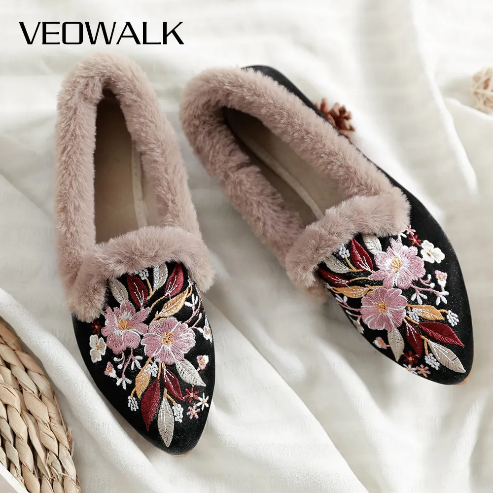 Женские теплые балетки Veowalk с цветочной вышивкой без застежки воротником из