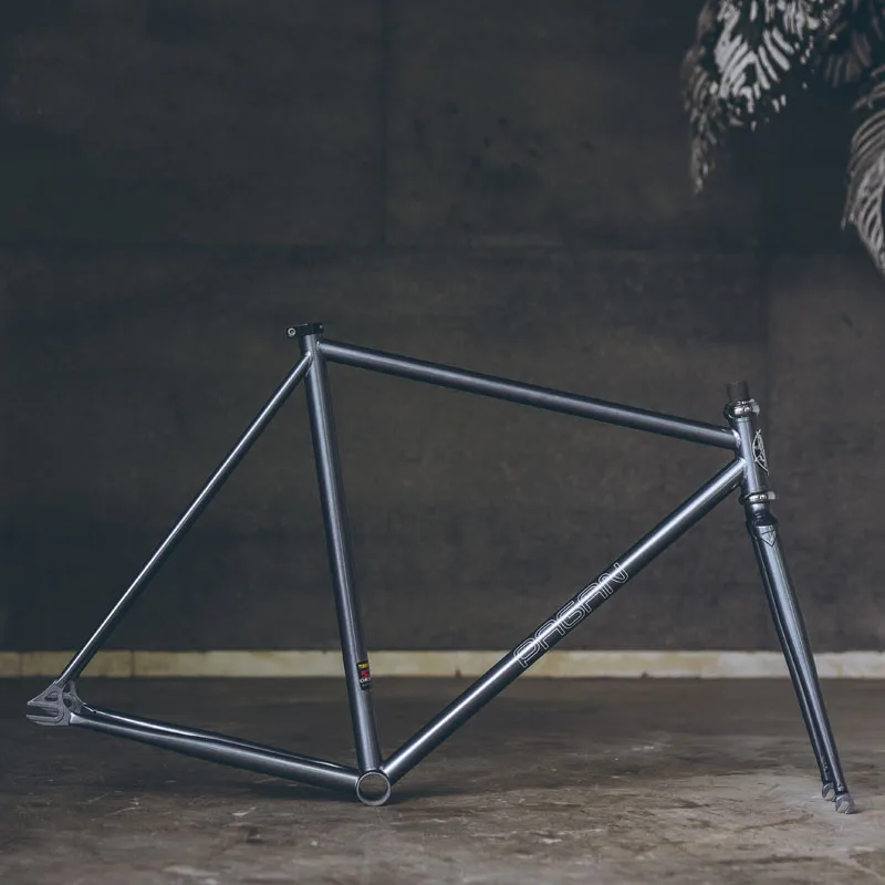 Рама для велосипеда fixie 525 труба хромированная молибденовая сталь Reynolds одна