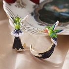 Серьги с подвеской птица, уникальные Новые Креативные масляные серьги с рисунком летающих Колибри, модные ювелирные изделия с животными, милые женские серьги