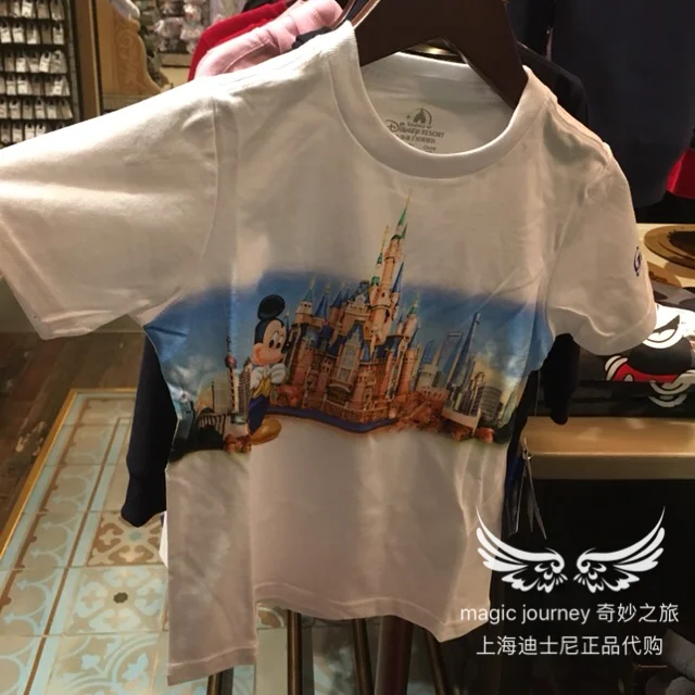 

Disney's new summer vintage, men and women with round necklines and MickeyDisneyCastle printed loose T-shirt with short sleeves