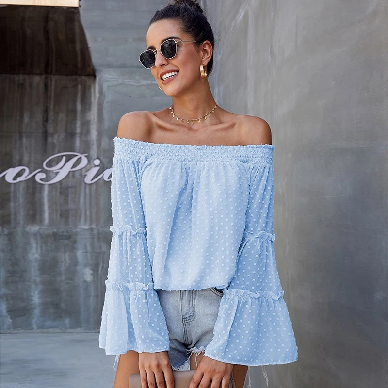 Женская шифоновая блузка в горошек с открытыми плечами