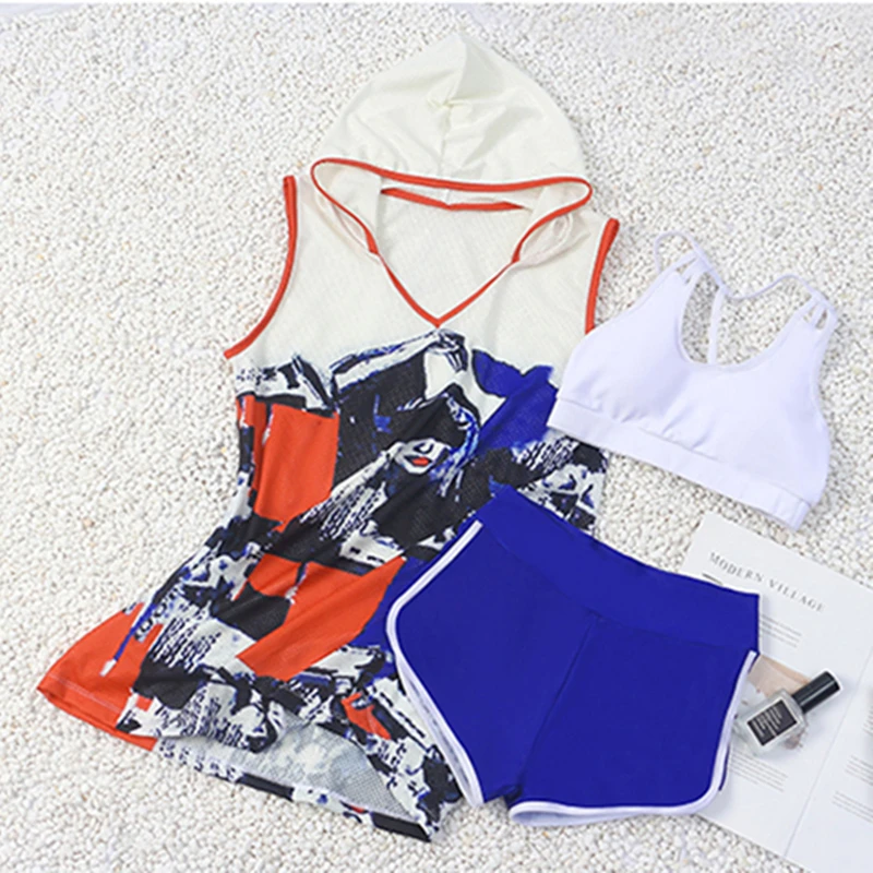 Женский спортивный костюм бикини купальник укороченный топ на бретелях шорты