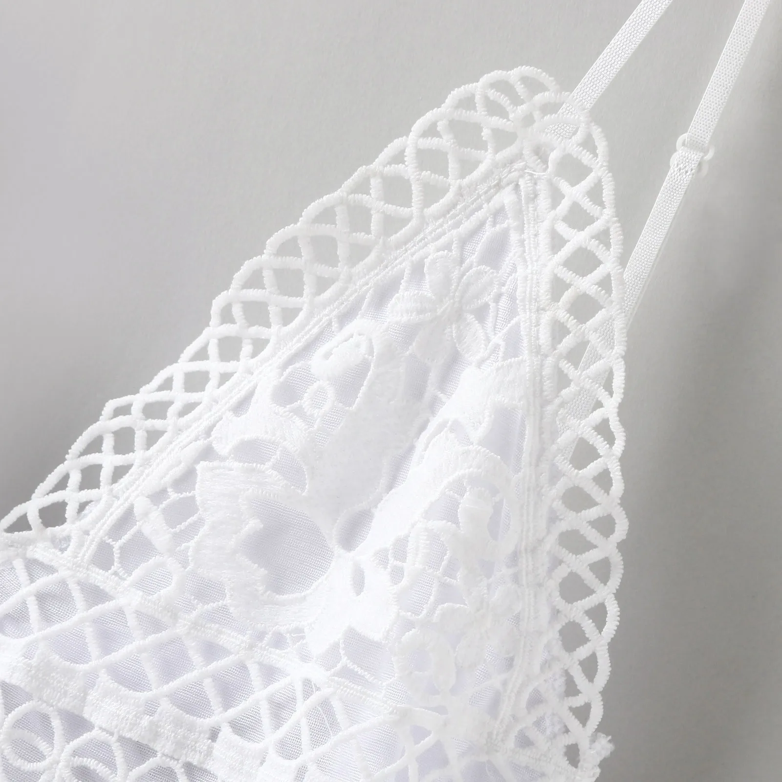 

Sexy Lace Hollow Spaghetti Strap Dress Women 2021 New Spring Summer White Sleeveless Backless Short Bodycon Hip Sling Dress