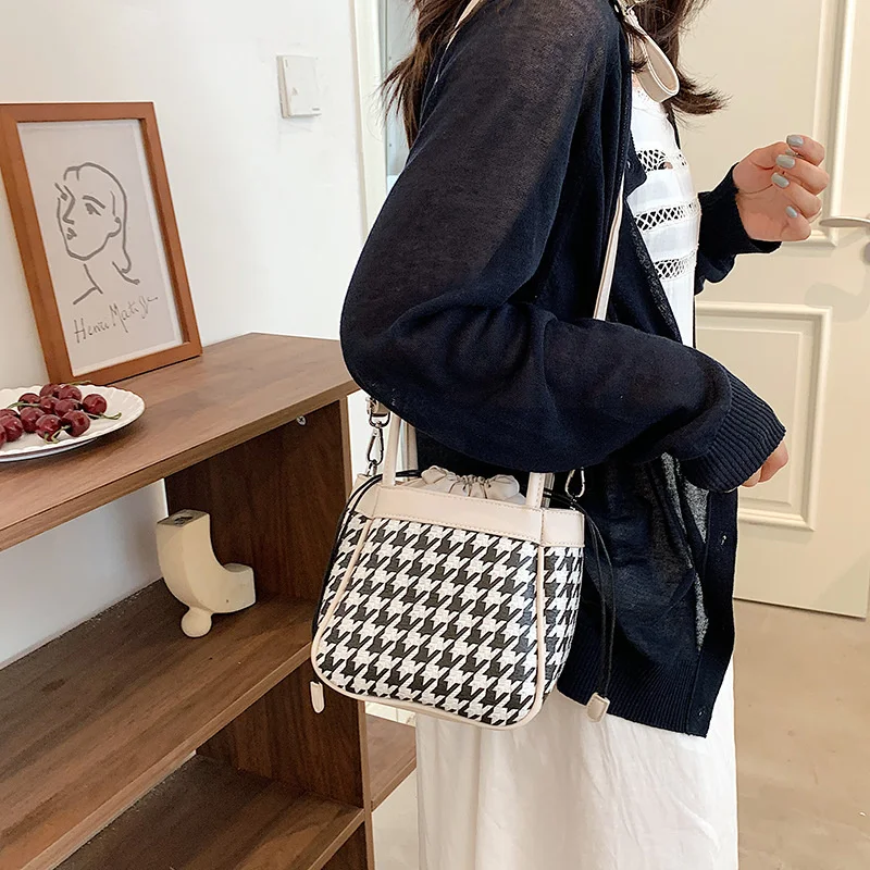 

popular handbag female 2021 new fashion bucket bag foreign temperament One Shoulder Bag