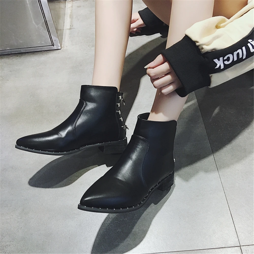 Модные женские ботинки мартинсы в английском стиле черные Челси Корейском для