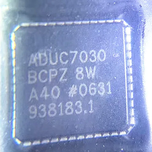 Микроконтроллер ADUC7030BCPZ 32-битный ARM7TDMI RISC 96 КБ 5 В/9 В/12 В/15 в автомобильный