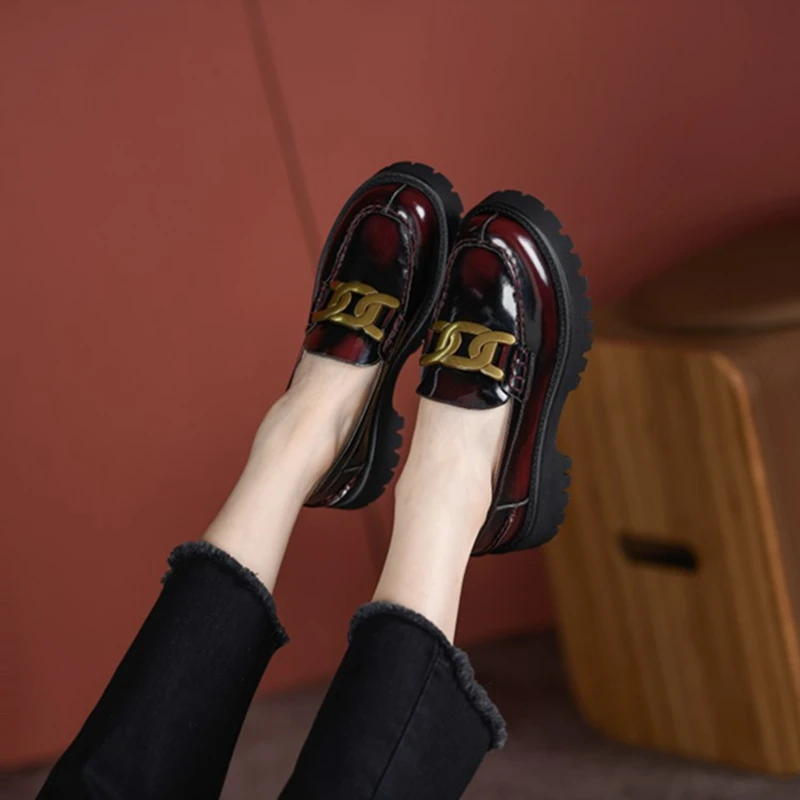 2022 Spring/Autumn Women Shoes Patent Leather Round Toe Thick Heel Women Loafers Women Pumps Casual Metal Buckle Shoes for Women