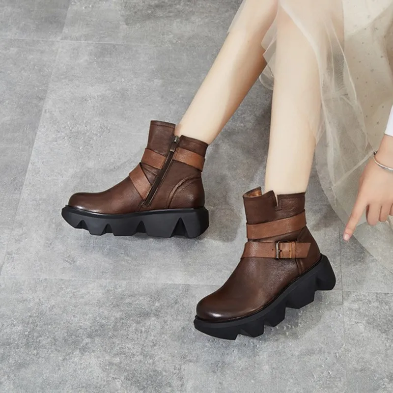 Женские кожаные ботинки на мягкой подошве удобные короткие толстой модные