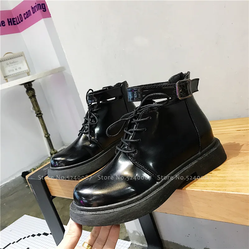 Женские ботинки на шнуровке черные кожаные в британском и готическом стиле