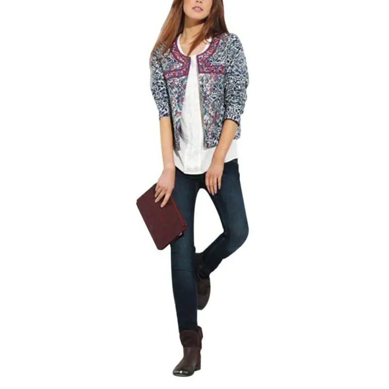 Женская приталенная куртка с вышивкой синяя белая круглым вырезом и длинными