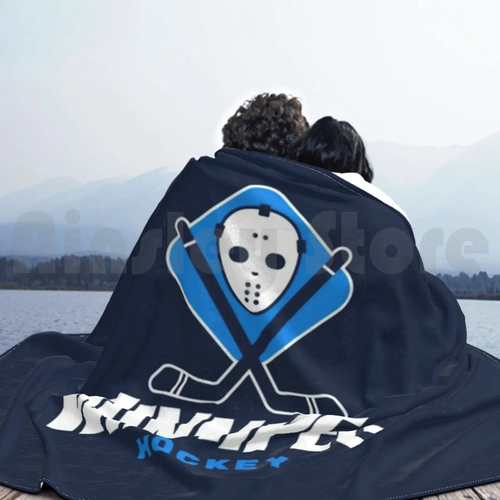 Хоккейное одеяло Fashion с нашивкой Winnipeg на льду и лого LNH Jets.