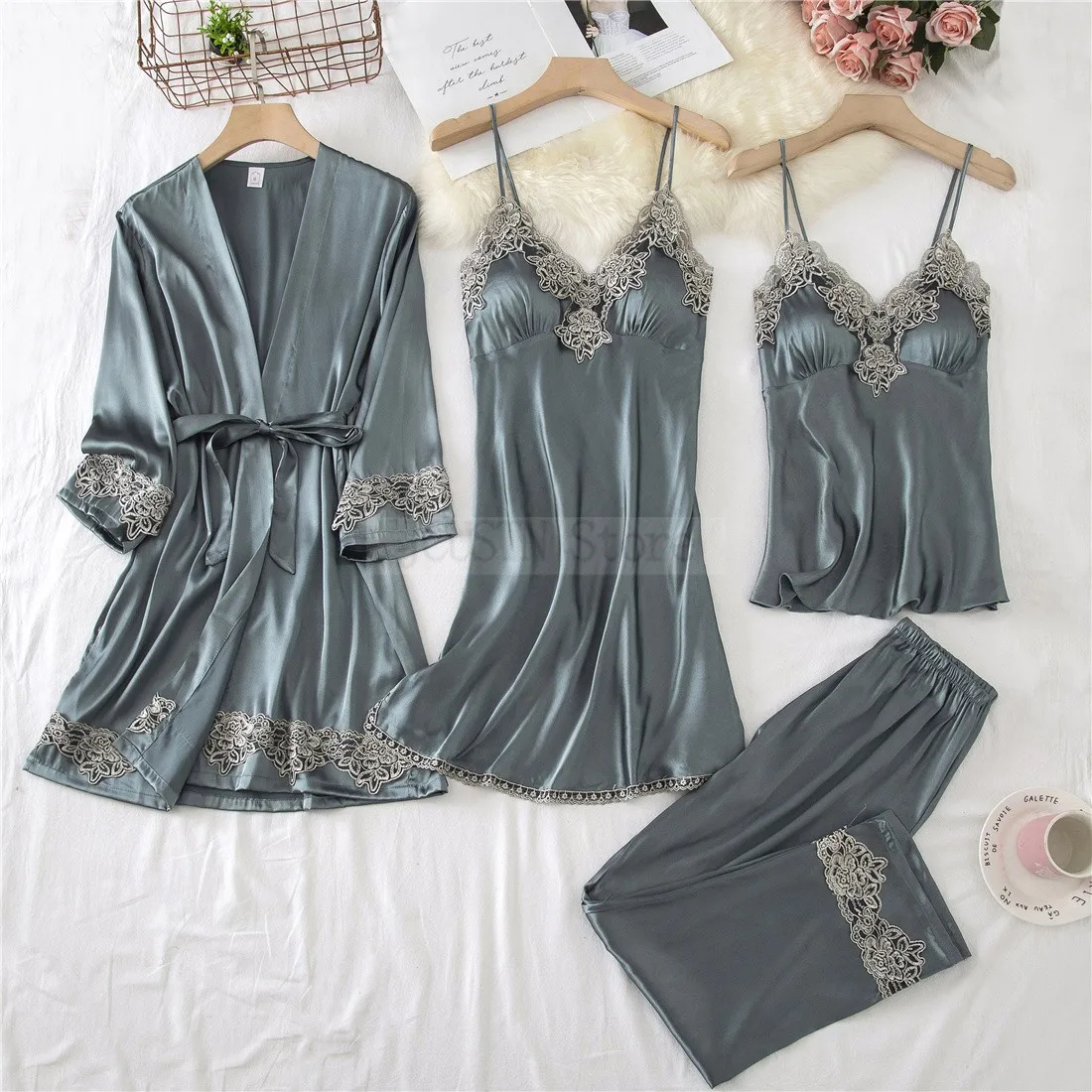 

4PCS Sleepwear Lace Women Pajamas Set Sexy Pyjamas Satin Nightwear Kimono Robe Gown Lounge Wear Intimate Lingerie With Pads