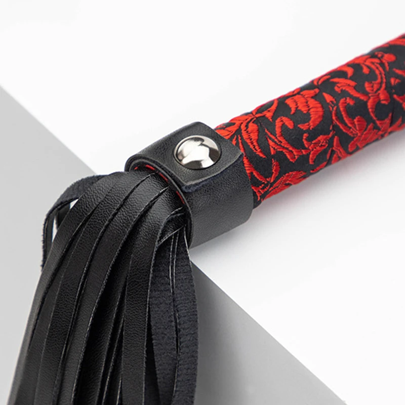 БДСМ-игрушки шлепки кожаные ресницы маленький кнут рабство мужские лесбийские