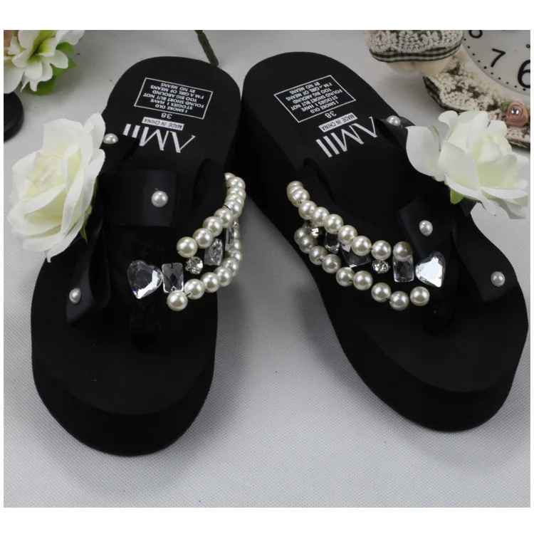 

Для женщин черный Повседневное пляжные обувь, Тапочки, украшенные стразами и бисером; обувь на танкетке; сандалии-вьетнамки