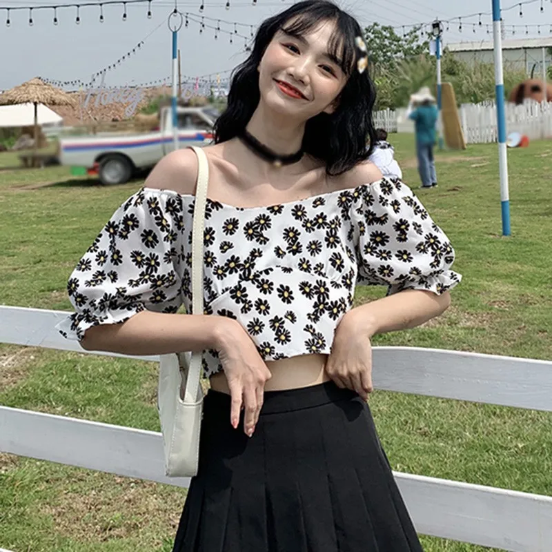 

ETOSELL Women's Floral Print Square Collar Short Sleeve Exposed Navel Crop Top Shirt