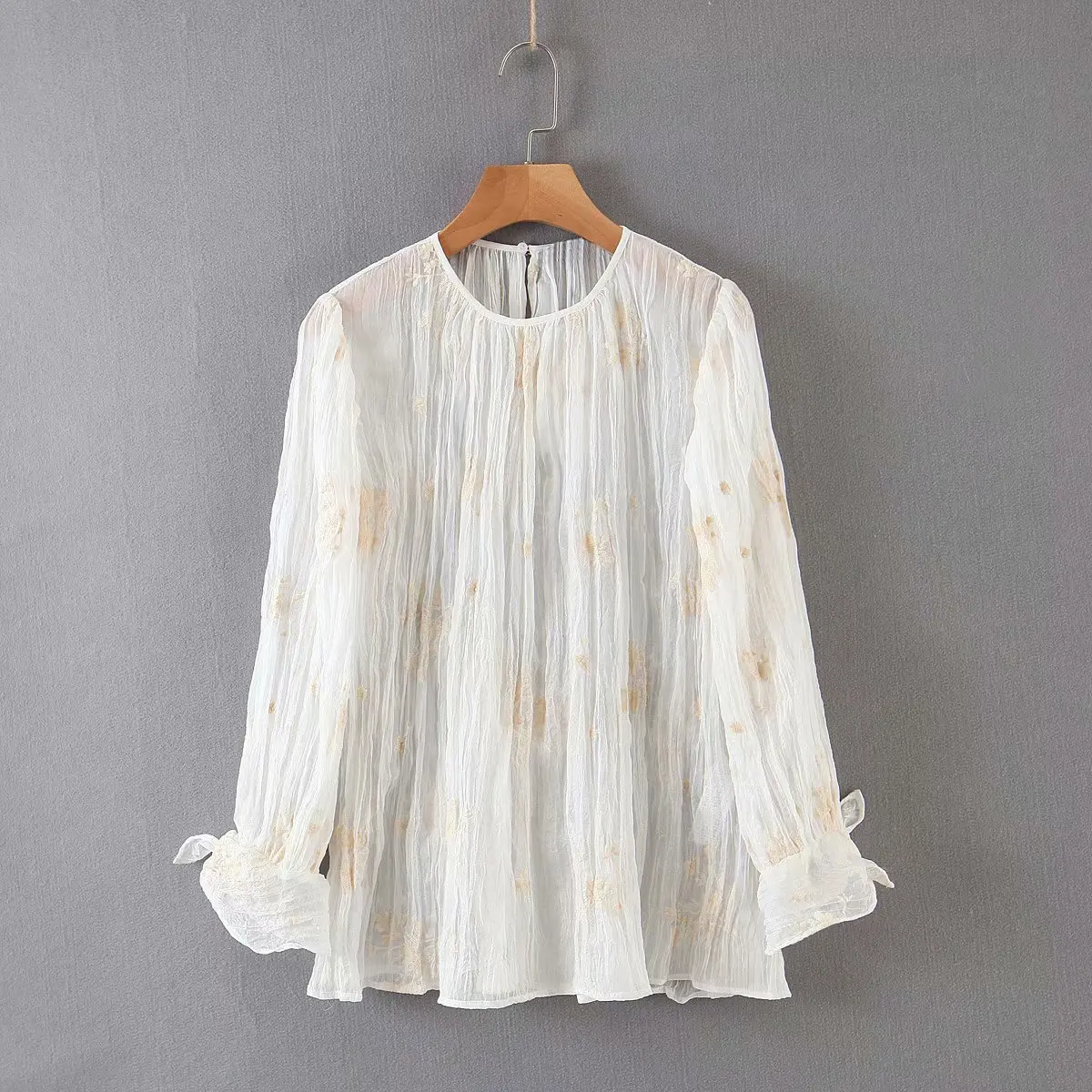 

2020 women's white round neck embroidery pleated loose long sleeve fashion shirt spring leisure office women's Shirt Top XS