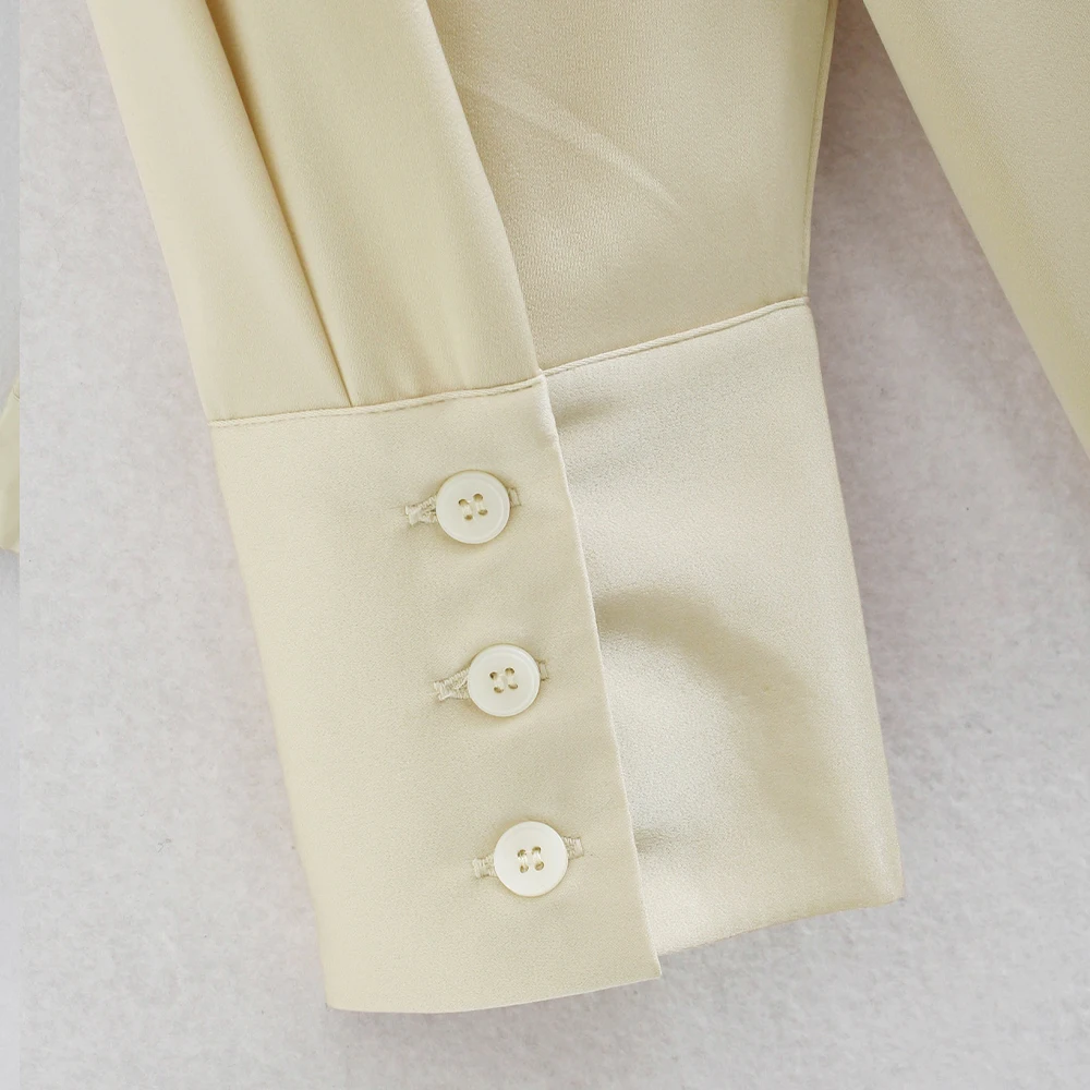 

2021 western style collar Beige Satin texture long casual loose women's spring and autumn fashion shirt Blouse