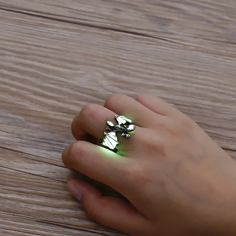 

2022 Men's Domineering Luminous Pterodactyl Ring Opening Adjustable Men's Domineering Luminous Pterosaur Ring Opening Adjustable