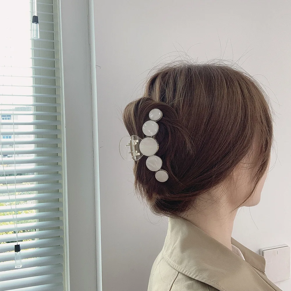 

Momoland 2021 Hair Claw Women Girl Geometric Hair Clip Stylish Acrylic Hairpin White Pearl Back Head Clips Large/Medium/Small