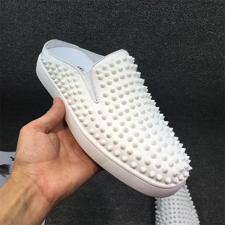 Новинка Кожаные туфли с заклепками и стразами Тапочки без застежки Красная обувь