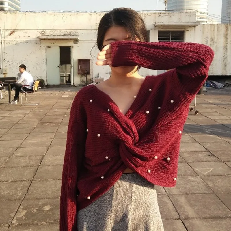 Женский трикотажный пуловер с V-образным вырезом длинным рукавом и открытой