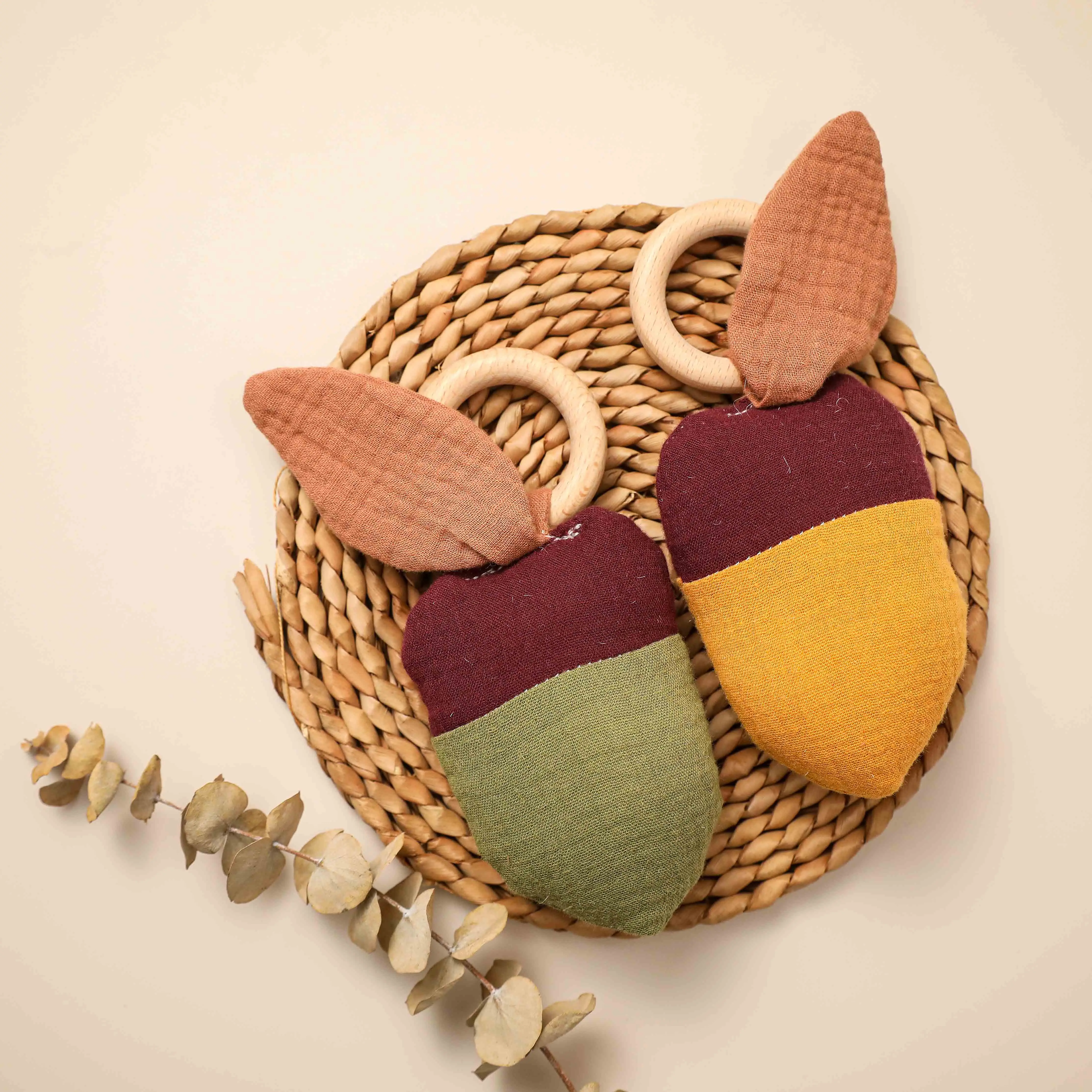 

1 Pc Cotton Beads Leaves Pine Nuts Baby Teether Ring Beech Teeth Pendant Chewable Beads DIY Wooden Teething Play Gym Sensory Toy