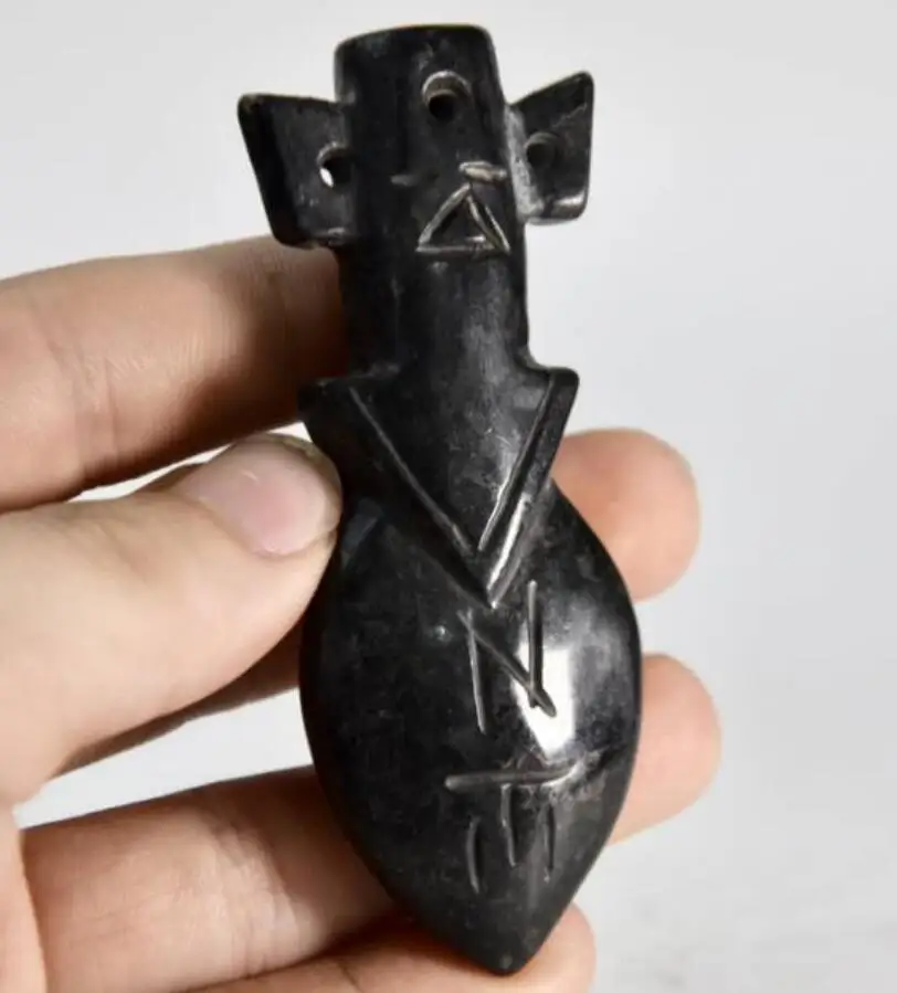 

Hongshan culture archaize black iron meteorite sculpture ancient arrow head pendant statue